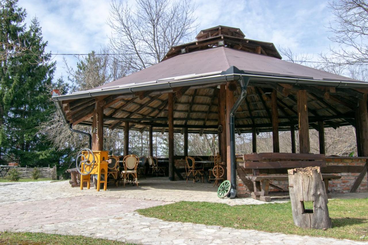 Holiday Park Hajducka Cesma Dubovsko エクステリア 写真